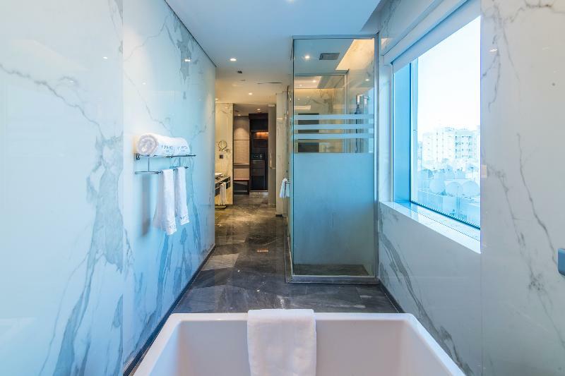 Vip Hotel Doha Qatar Exterior foto Bathroom